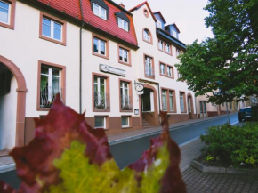 Отель Hotel Am Markt  Эккартсберга